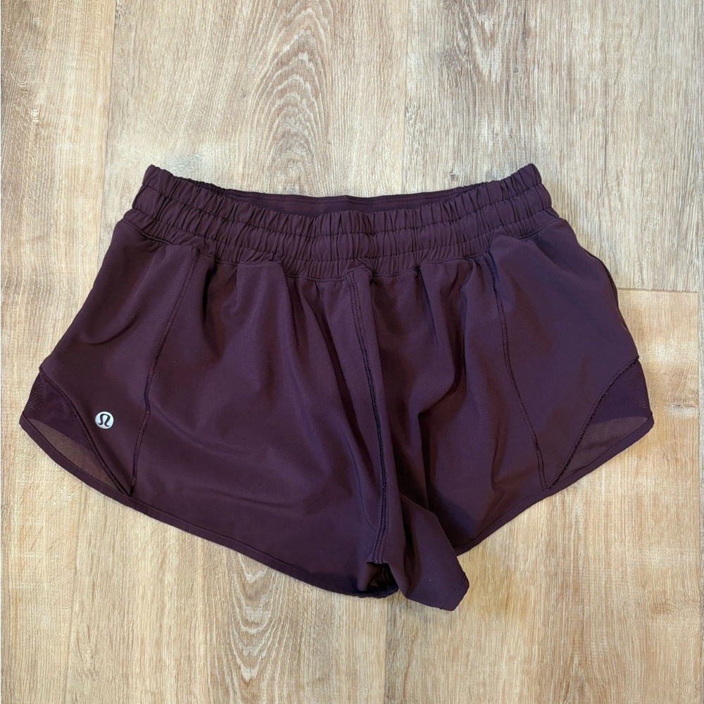 Lululemon 2.5 maroon shorts